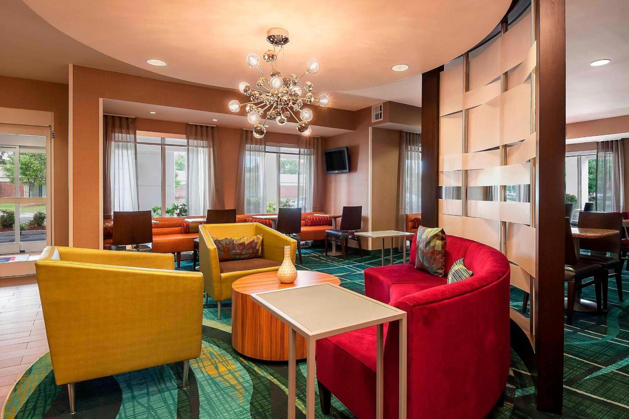 Hotel Springhill By Marriott South 3*