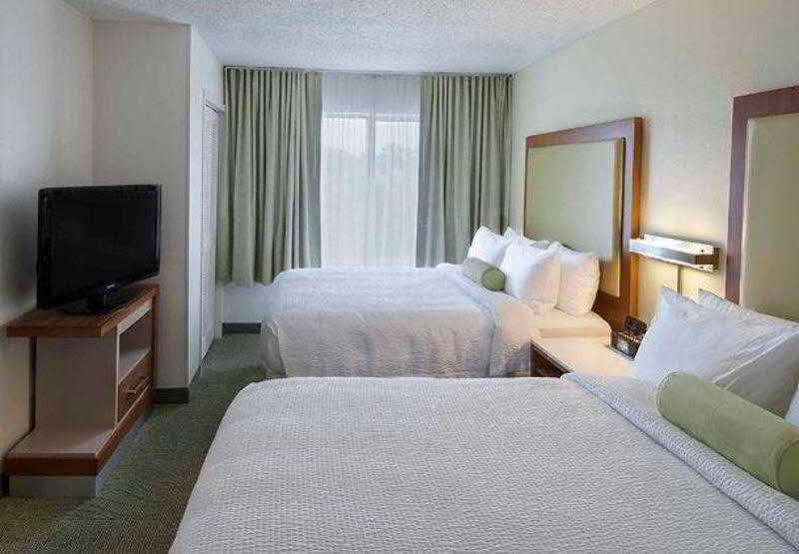 Hotel Springhill By Marriott South 3*