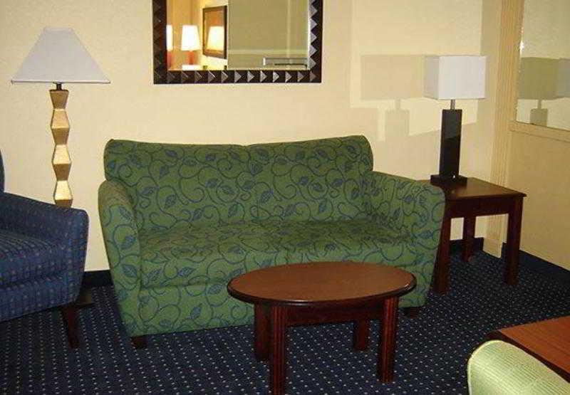 Hotel Springhill By Marriott South 3*